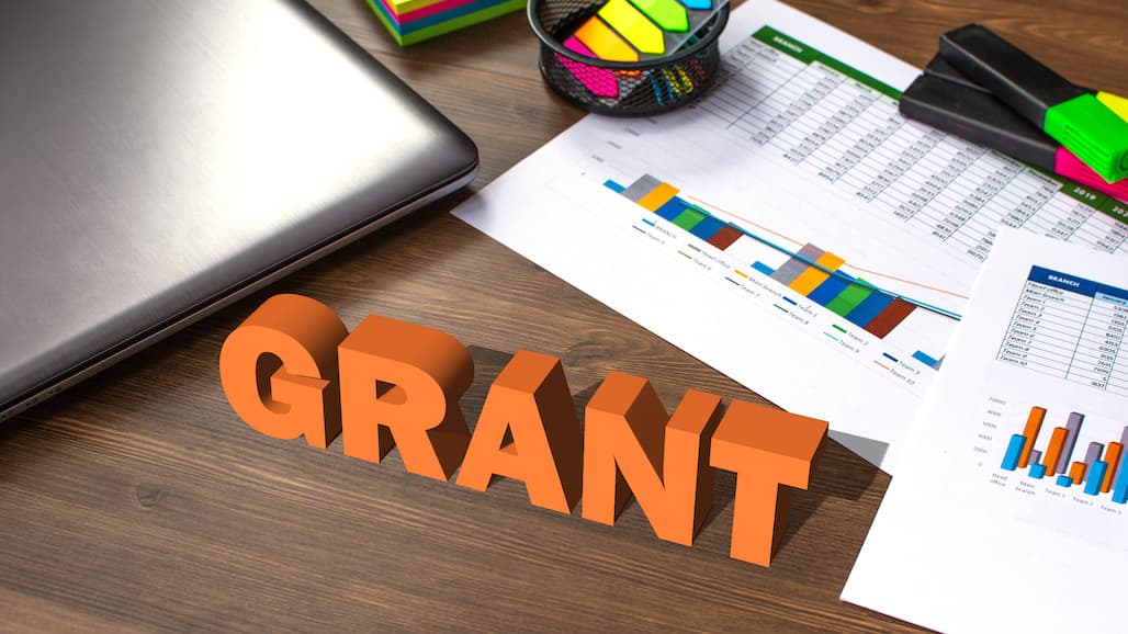 Inaugural $100,000 Grant Program to Advance Honey Bee Health and Beekeeping Innovation